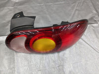 99-00 Mazda Miata MX-5 RH Passenger Taillight Tail light OEM 97NB12K 1999-2000