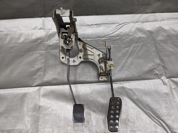 1990-2005 Mazda Miata Mx-5 NA NB OEM Gas and Brake Pedal w/ Cruise Control 97NB12K 90-05