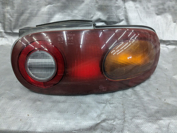 1990-1997 Mazda Miata Mx-5 OEM Passenger (RH) Side Rear Tail Light 93NASU 90-97