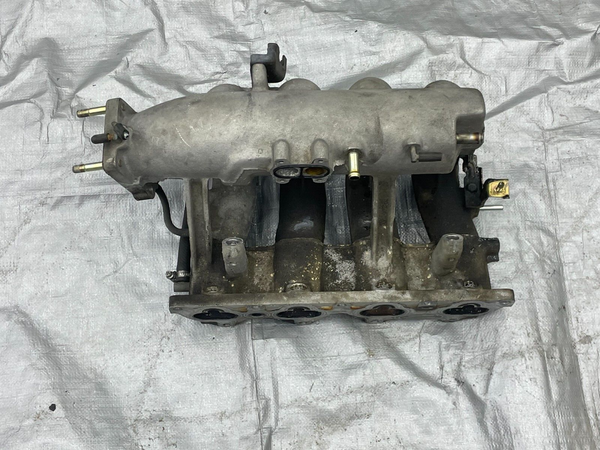 1990-1993 Mazda Miata Mx-5 1.6L Intake Manifold 90-93