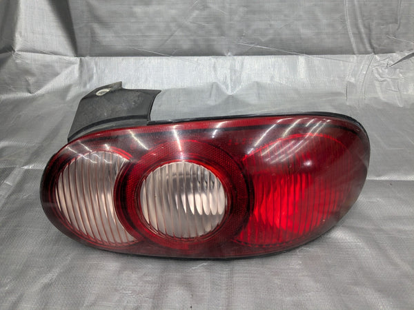 01-05 Mazda Miata MX-5 RH Passenger Taillight Tail light OEM 03NBA3D 2001-2005 — Mazda Miata MX-5 OEM part product photo