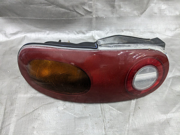 1990-1997 Mazda MX-5 Miata Driver Left Rear Tail Light  90-97 89NAUC