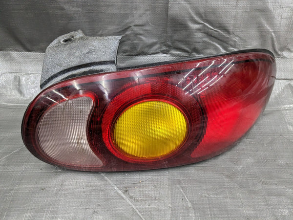 99-00 Mazda Miata MX-5 RH Passenger Taillight Tail light Oem 99NB22V 1999-2000