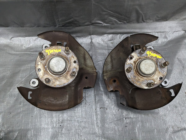 1990-1993 Mazda Miata Front  Spindle Hub Knuckle Pair Left & Right 90-93 93NAUC