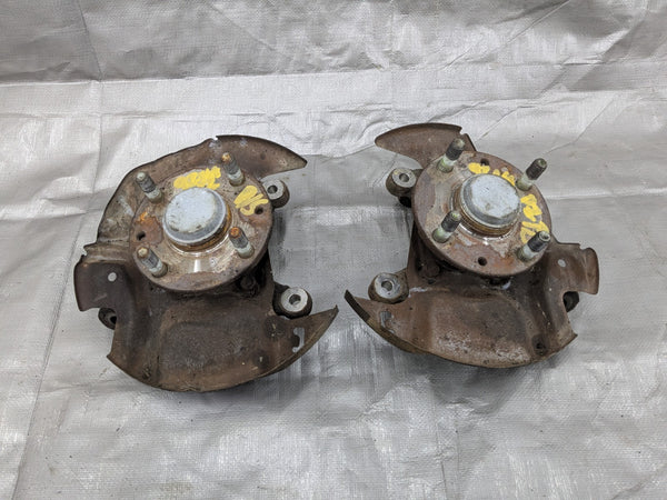 1990-1993 Mazda Miata Front  Spindle Hub Knuckle Pair Left & Right 90-93 92NAPZ — Mazda Miata MX-5 OEM part product photo