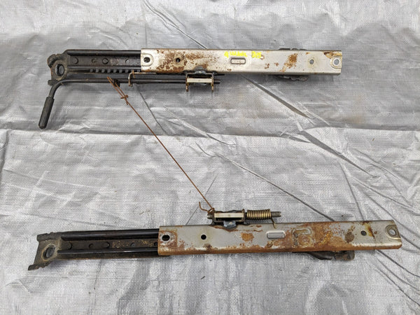 1990-1997 MAZDA MIATA MX5 OEM SEAT RAIL MOUNT SLIDER TRACK DRIVER 90-97 91NAUC