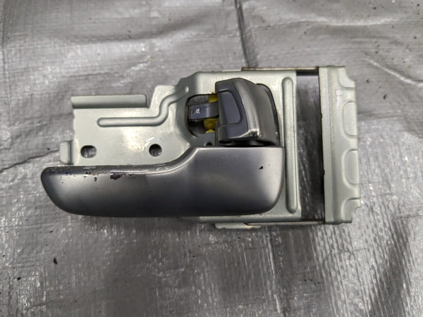 MIATA Passenger RH 2001-05 Silver Door Handle, Inner 03NB23E 01-05