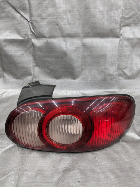 01-05 Mazda Miata MX-5 RH Passenger Taillight Tail light OEM 03NB27A 2001-2005