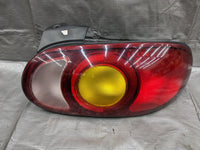 99-00 Mazda Miata MX-5 RH Passenger Taillight Tail light Oem 98NB18G 1999-2000